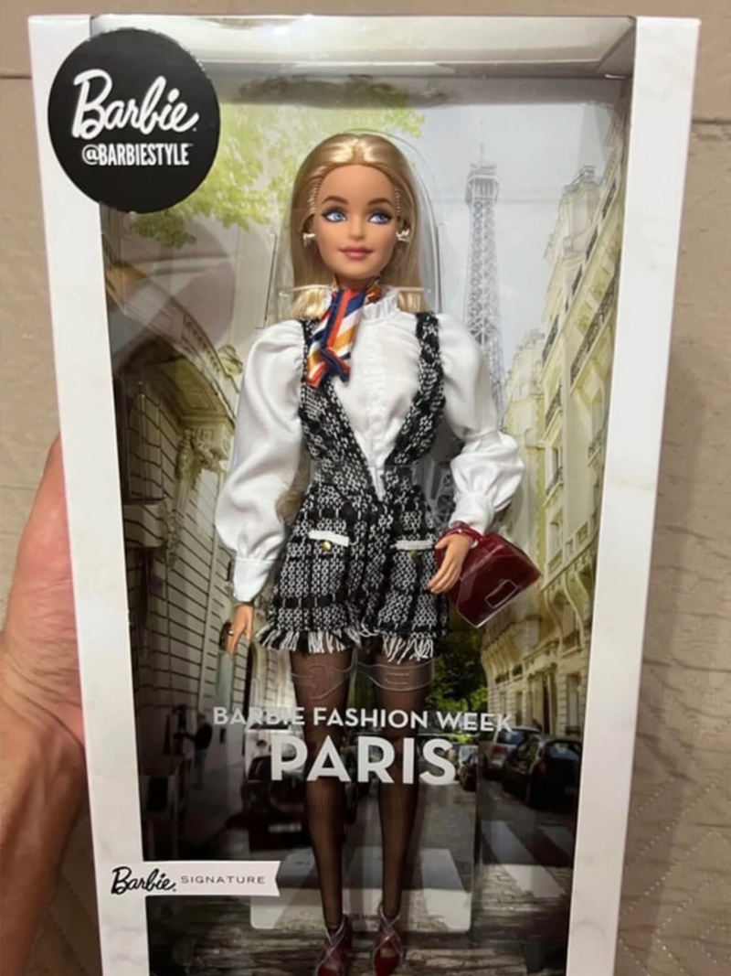دمية باربي الأصلية الجديدة من  - مراجعة Kids Toys Nyc وسعره